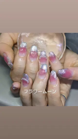 ネイル フラワー ムーンのネイルデザイン