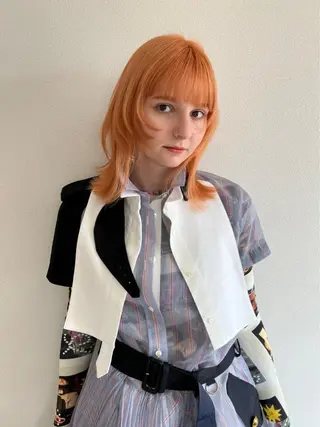 セミロング カラー アカリ /ショートカットのヘアスタイル