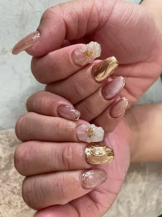 ミディアム ネイル Parfum パルファンのネイルデザイン