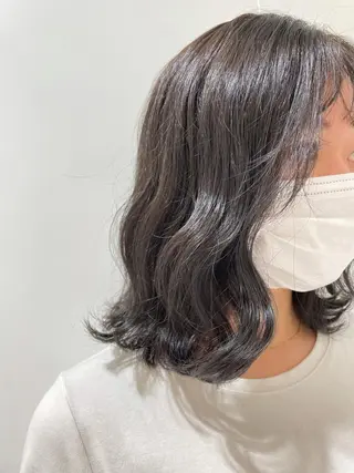 ミディアム カラー momoka ［pejite]のヘアスタイル
