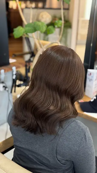 セミロング 今井 光のヘアスタイル