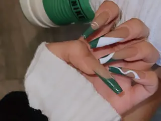 ネイル M nail salon所属・Mnailsalon フィルイン対応サロンのネイルデザイン