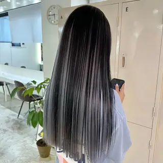 カラー 艶 ハイトーン✨ユキノのヘアスタイル