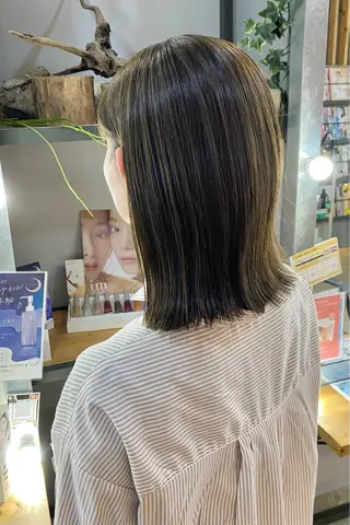 ミディアム カラー 菊地 紗矢のヘアスタイル