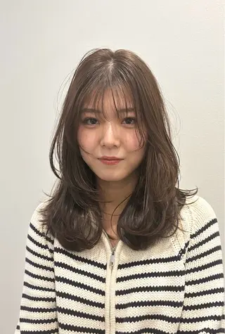 ミディアム レイヤー/ナチュラル 特化西宮北口/みなみのヘアスタイル