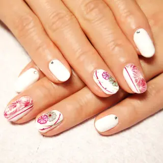 ネイル 山田 麻衣のネイルデザイン