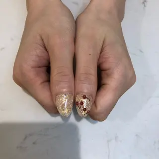 ネイル Raviy  新宿店所属・わたなべ あやかのネイルデザイン