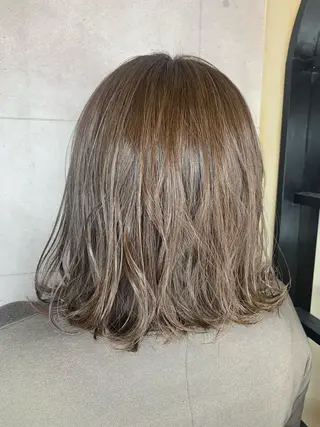 ミディアム カラー 高橋友里亜 /フリーランスのヘアスタイル