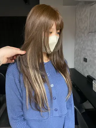 ミディアム カラー ケアブリーチ/ エクステ/レイヤーのヘアスタイル