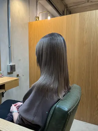 セミロング 韓国風前髪顔周り バーバーakaneのヘアスタイル