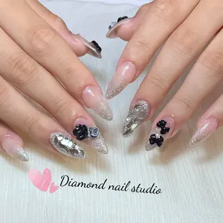 ネイル Ena 🧸のネイルデザイン