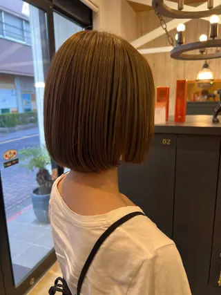 ショート カラー 細沼 葵のヘアスタイル