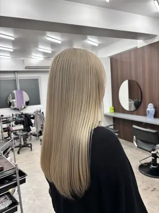 カラー マツザキ メグミのヘアスタイル