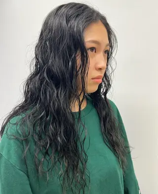 ロング パーマ Crescere所属・小島 凜のヘアスタイル