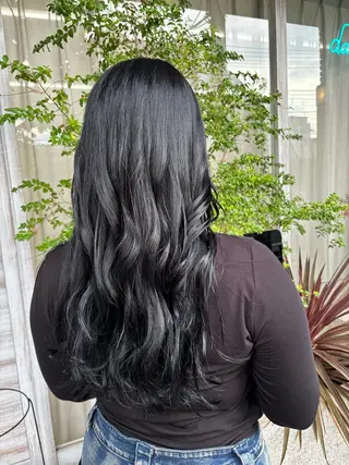 ロング カラー 上田 結花のヘアスタイル