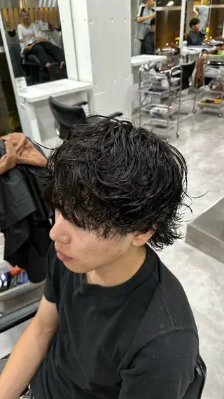パーマ メンズ fifth原宿 宮部蓮のヘアスタイル