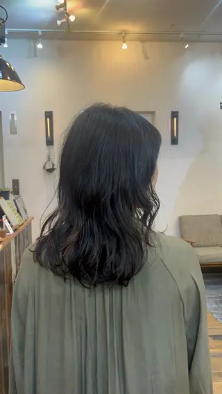 パーマ Belle Ginza並木通り所属・ゆるふわパーマ／ 透けカラー／秋葉香乃のヘアスタイル