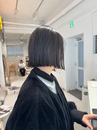 ミディアム カラー 髙橋一哉　ブリーチ/ ベージュカラーのヘアスタイル