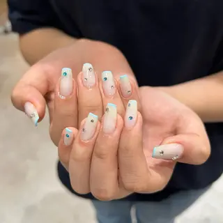 ネイル レイヤー/手書きネイ ルCOCORO 🎀のネイルデザイン