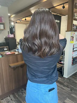 カラー 今野 詩音のヘアスタイル