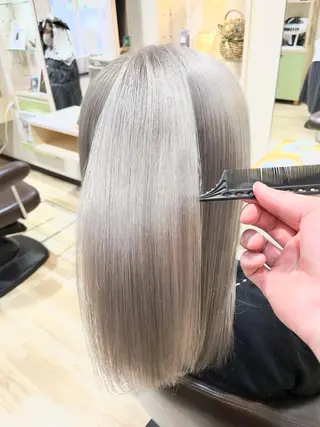 セミロング カラー 🌈派手髪ハイトーン 🌈鈴木亮太🌈のヘアスタイル