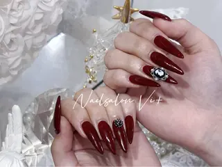 ネイル Nailsalon Vi+ももか🩷のネイルデザイン