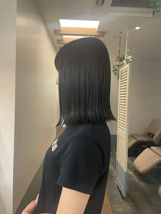 ミディアム カラー リカ/ハイトーン ・オリーブ🍀のヘアスタイル