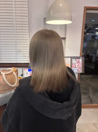 カラー 中矢 みつはのヘアスタイル
