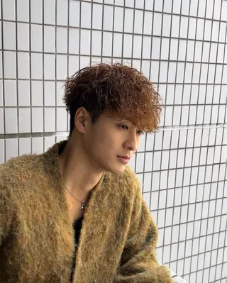 カラー パーマ メンズ RACCOON.TOKYO 渋谷店所属・メンズカット🐺 パーマ特化🔥舜のヘアスタイル