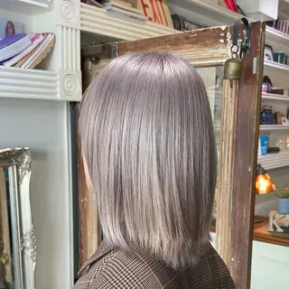 ミディアム カラー オカベ ショウマのヘアスタイル