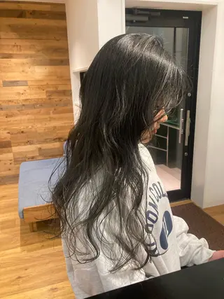 ロング カラー 津田 里菜のヘアスタイル