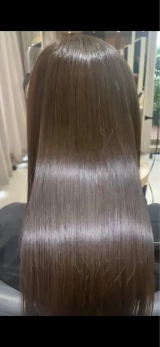 カラー ハッシュカット🖤 レイヤー/透けカラーのヘアスタイル