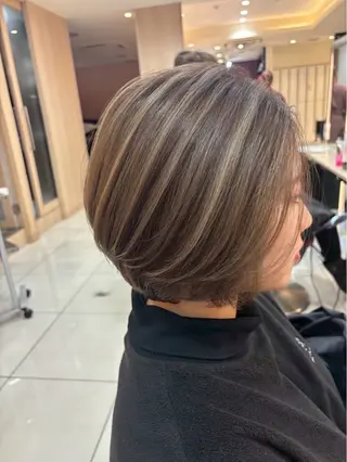 ショート カラー 猪狩 杏菜のヘアスタイル