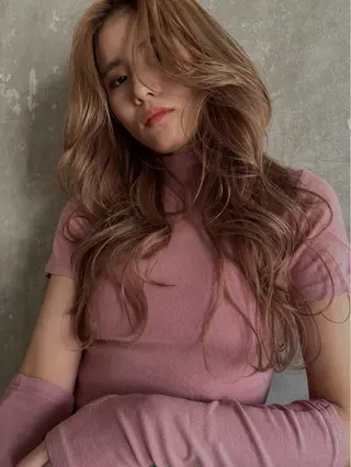 ミディアム カラー 得本 ゆきのヘアスタイル