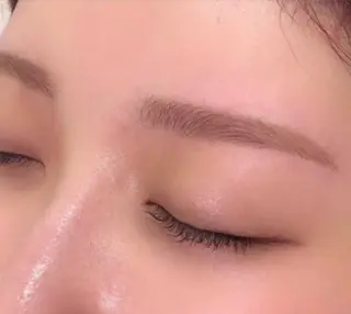 アイブロウ 工藤 光未のヘアスタイル