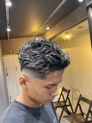 ショート RISE新小岩店所属・🔥ユウキ🔥 【メンズパーマ特化】のヘアスタイル