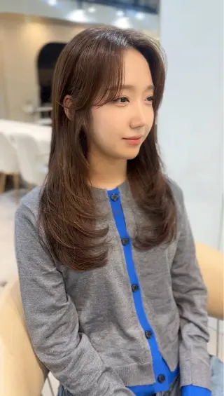 ロング カラー Akane レイヤー/艶カラーのヘアスタイル