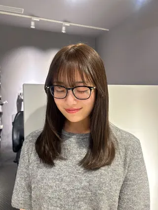 ミディアム こやもと もえのヘアスタイル