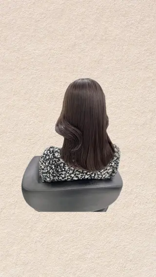 セミロング カラー Ella所属・nana【艶髪】/ レイヤー/縮毛矯正のヘアスタイル