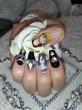 ネイル エステとネイル ローズコンフォートのネイルデザイン