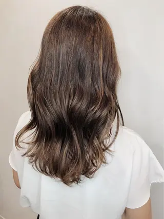 セミロング カラー 脇谷 拓弥のヘアスタイル
