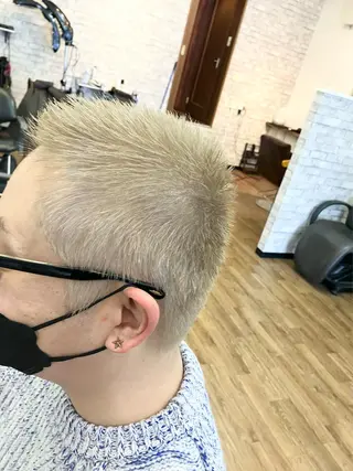 ショート メンズ ヘアークルーズ ピースのヘアスタイル