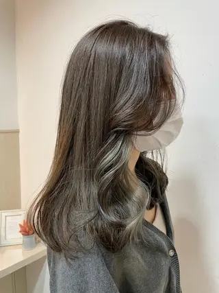 セミロング カラー 💙mai🫧 縮毛矯正・ハイライトのヘアスタイル