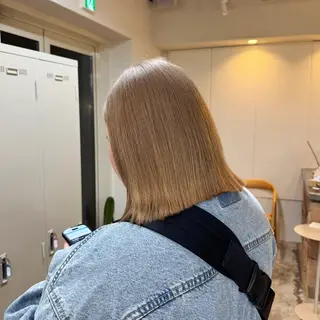 ミディアム カラー fand / HINAのヘアスタイル