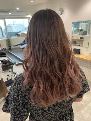 ロング ヨシミ カズヤのヘアスタイル