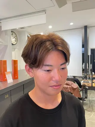 ショート カラー メンズ 鈴村 大介のヘアスタイル