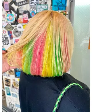 ショート カラー GARU-ガル-所属・TSUNO🦖 派手髪/オタク美容師のヘアスタイル