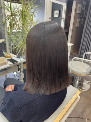 ミディアム 手塚 由佳のヘアスタイル