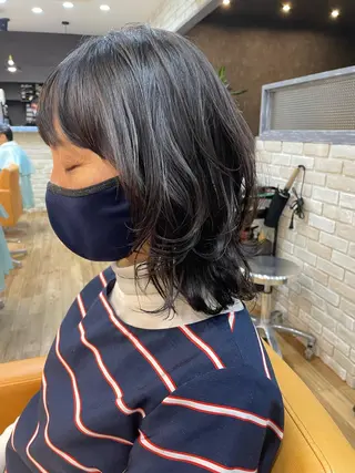 ミディアム eyesburg W/est所属・ショート 村上のヘアスタイル