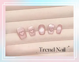 ミディアム トレンド ネイル スタジオのネイルデザイン